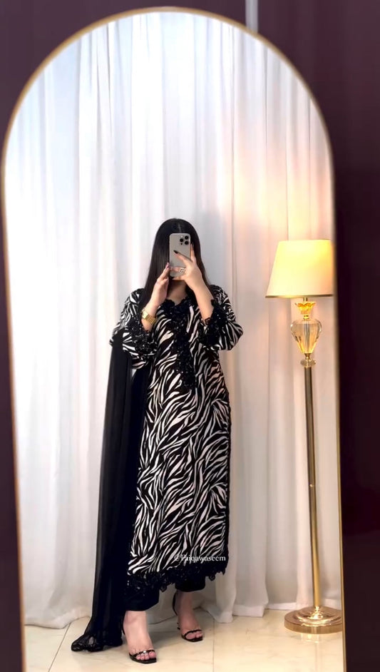 3pc Lawn Printed Unstitched With Patches and Chiffon Emb Dupata