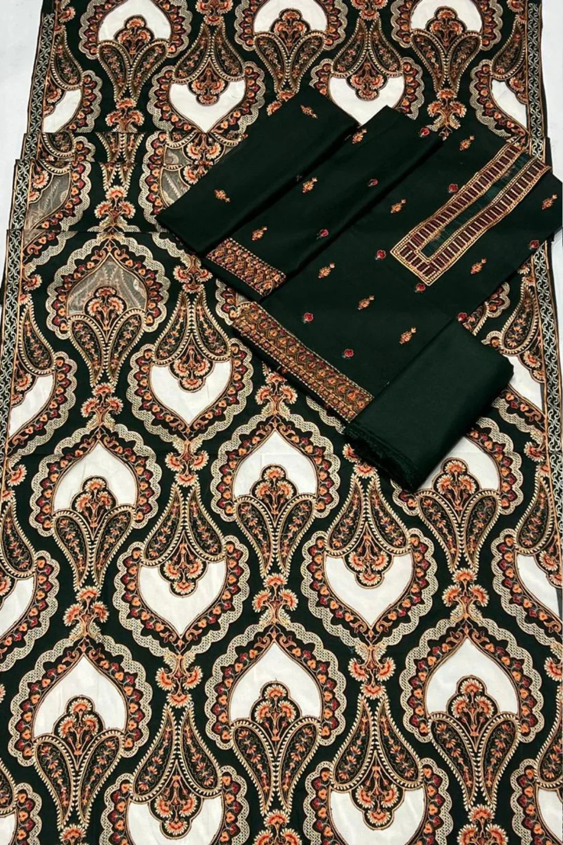 Bareeze 1672 Unstitched Luxury Dhanak Heavy Embroidered 3PC Suit With Laser Cut Shawl